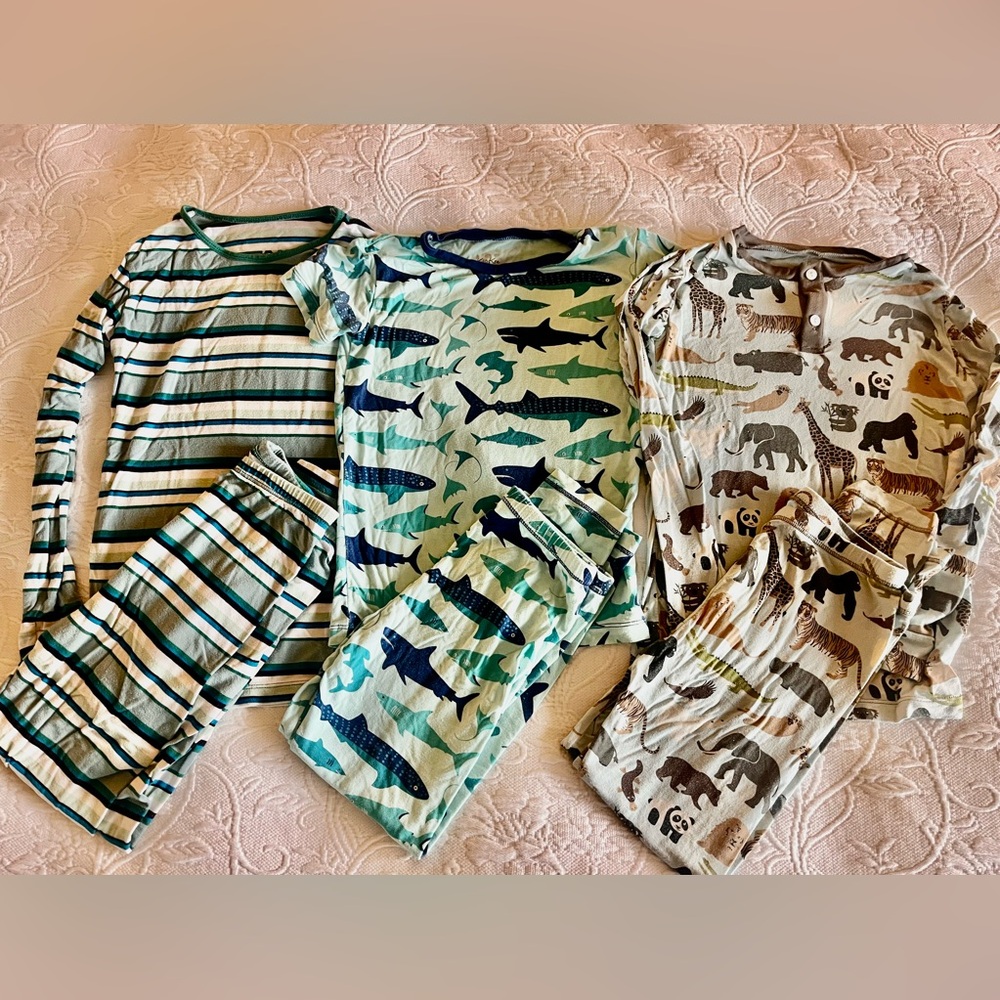 KICKEE PANTS Kids Shark, Animals, & Striped Pajama Set - Blue/Green - size 8